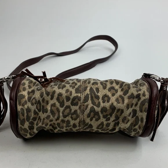 B Makowsky Leopard Print leather trim Fringe tassel Barrel bag Zip Crossbody - Picture 14 of 16